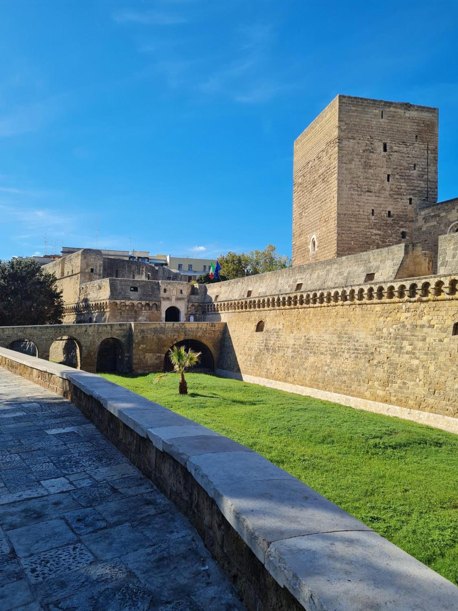 Ferienwohnung Casa Chloe - Vicino Al Porto E Basilica San Nicola Bari Exterior foto